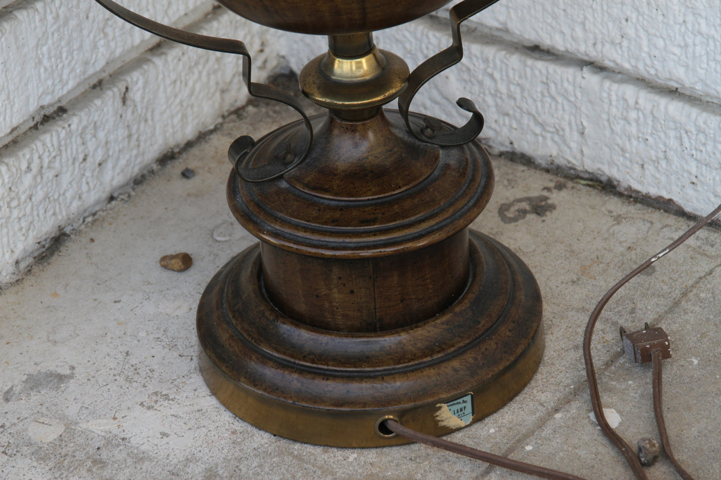 Brass style table lamp