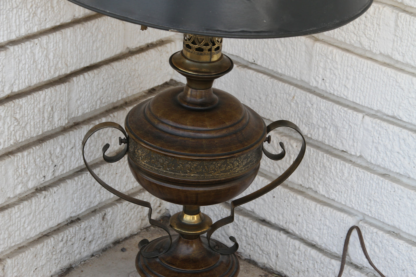 gold finish brass style lamp