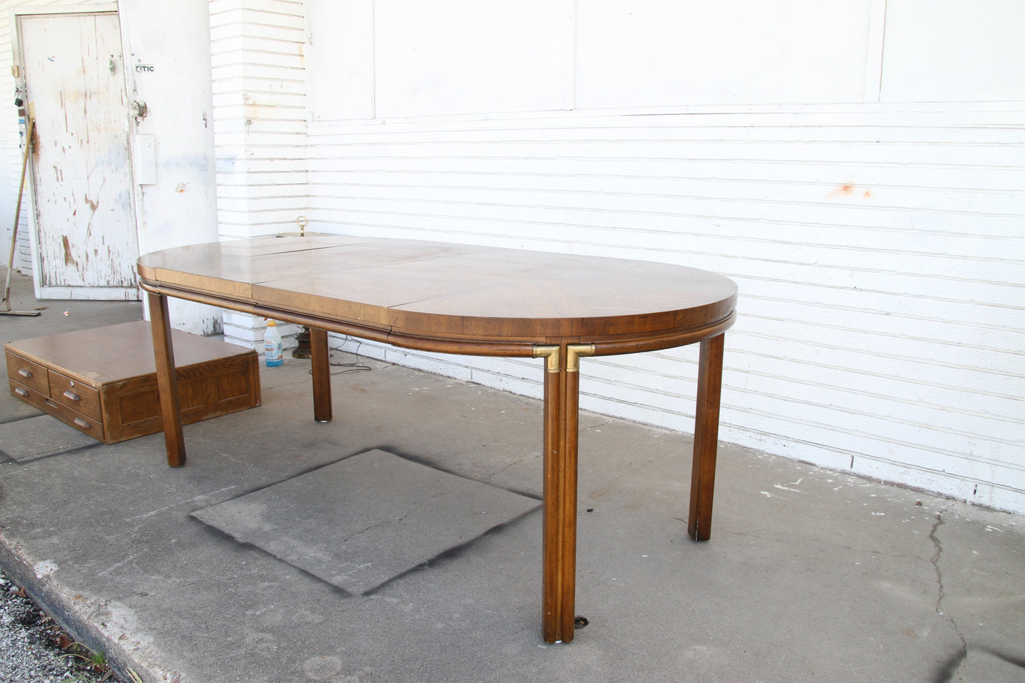Mid-Century design with this exquisite Drexel dining table set for 6. Crafted with unparalleled attention to detail, it's a true investment piece. Seize this sale opportunity!