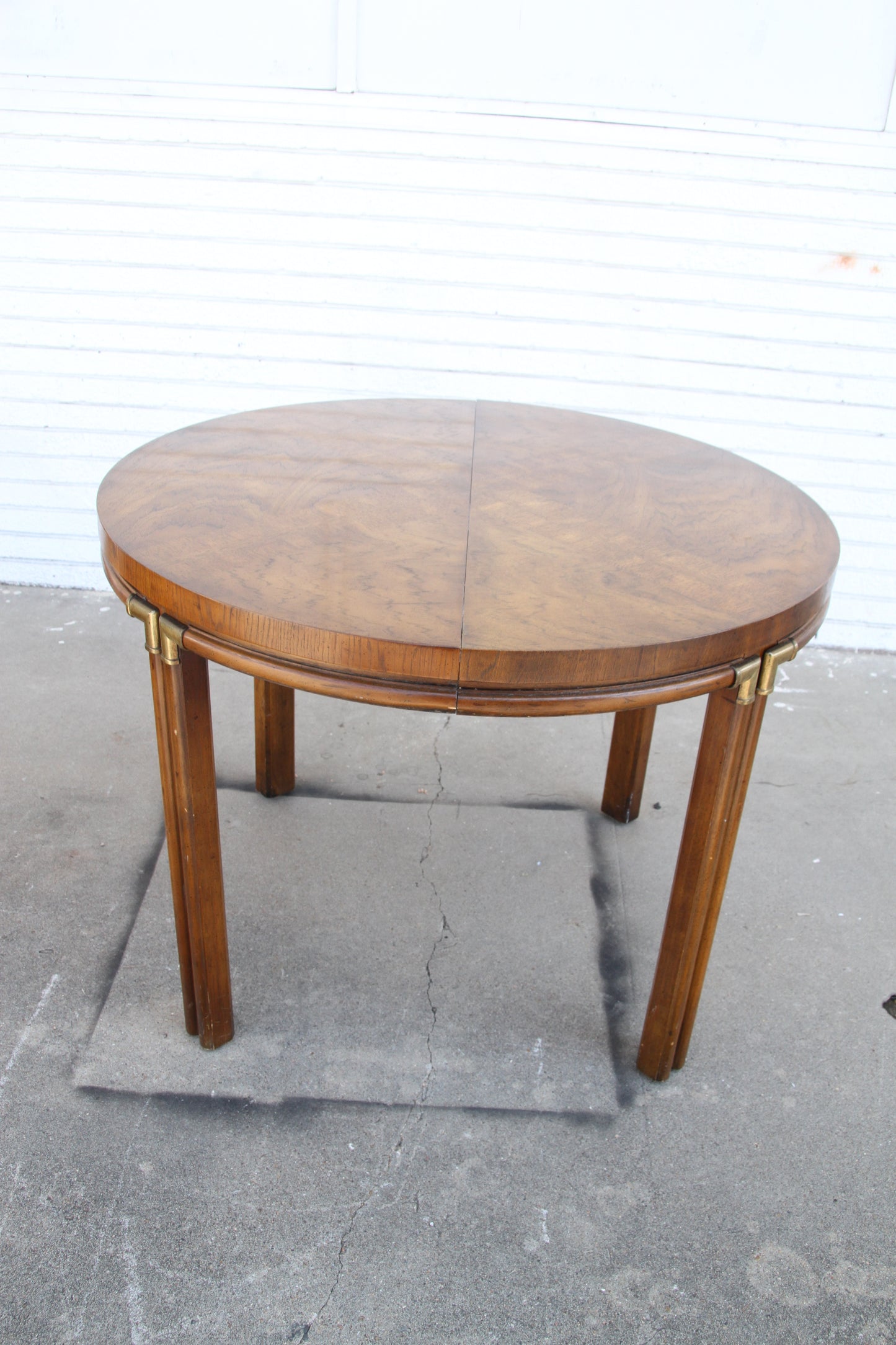 Mid Century Modern Drexel dining table set for 6. Crafted with attention to detail, it's a true investment piece. Seize this sale opportunity!