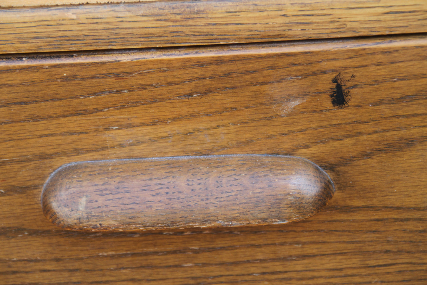 Maximize your storage space and keep your creative workspace organized with the Hamilton flat file cabinet. A must-have for any artist or designer.