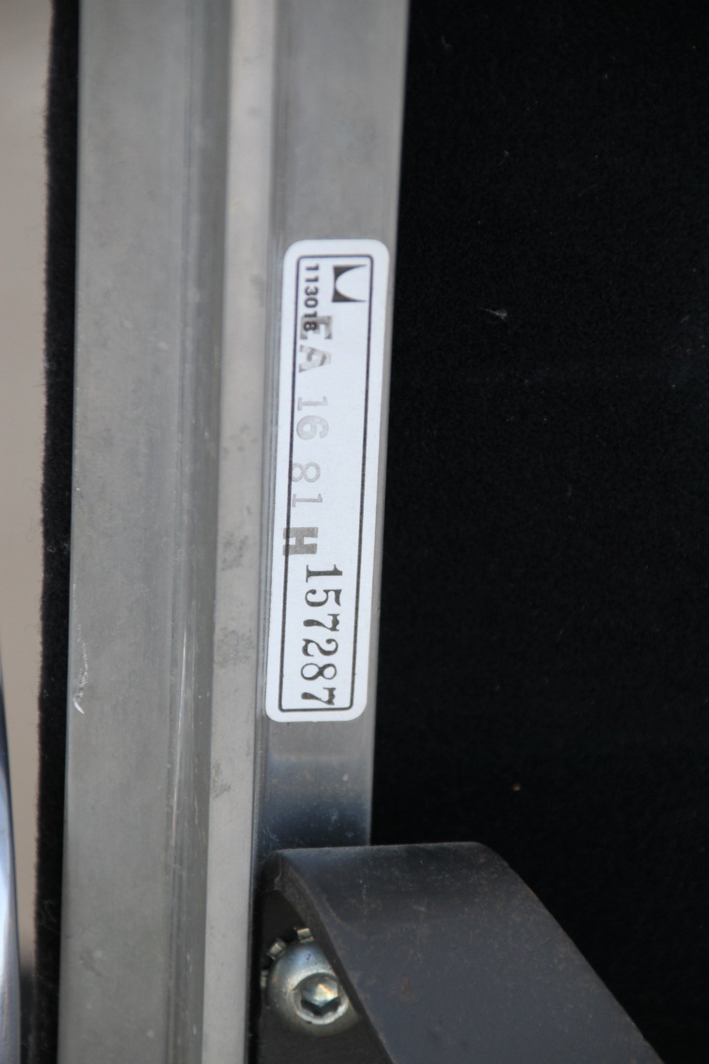 Aluminum Group chair with wheels