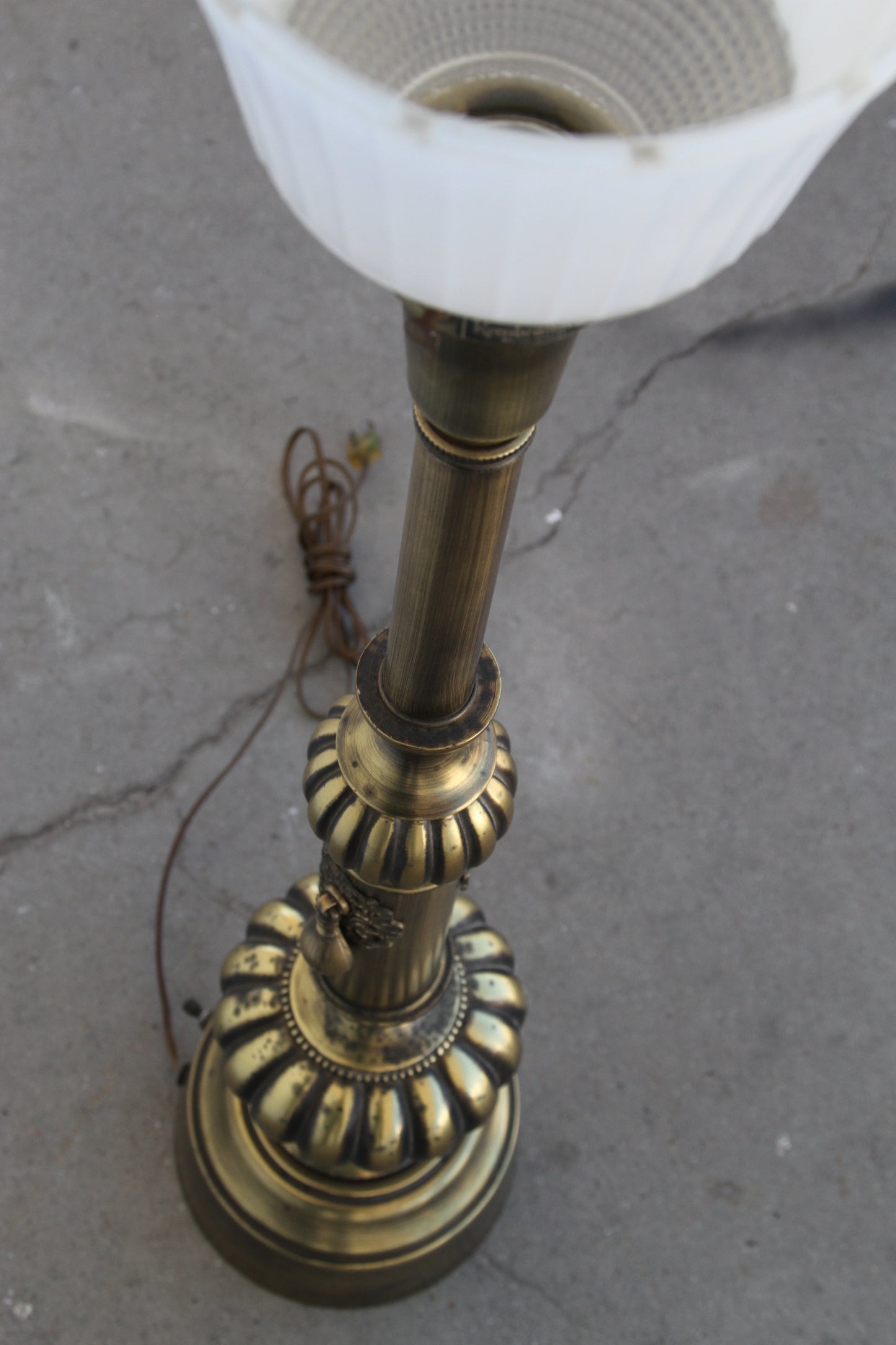 Baroque Style Glitwood Table Lamp