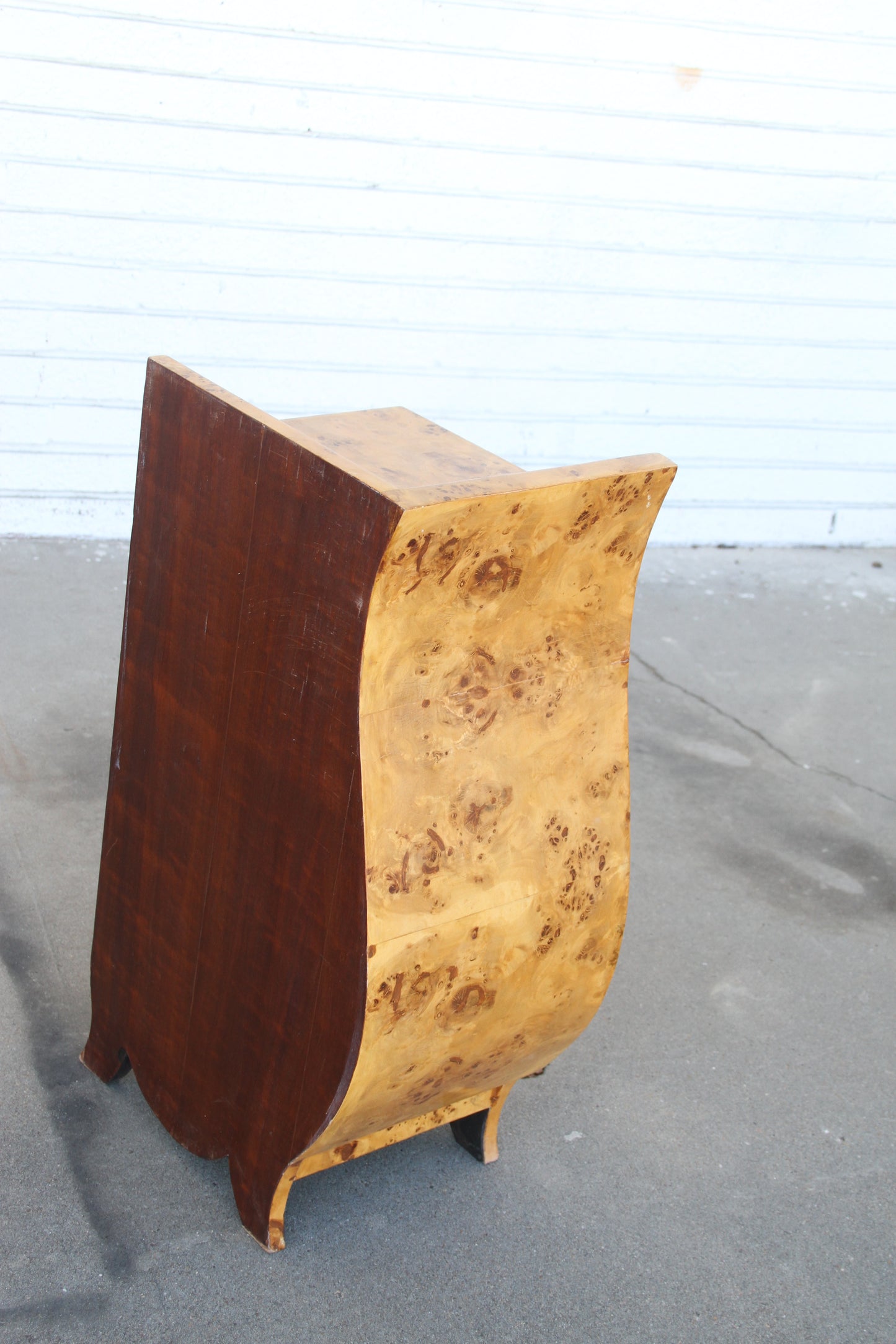 Elegant vintage bedroom nightstands
