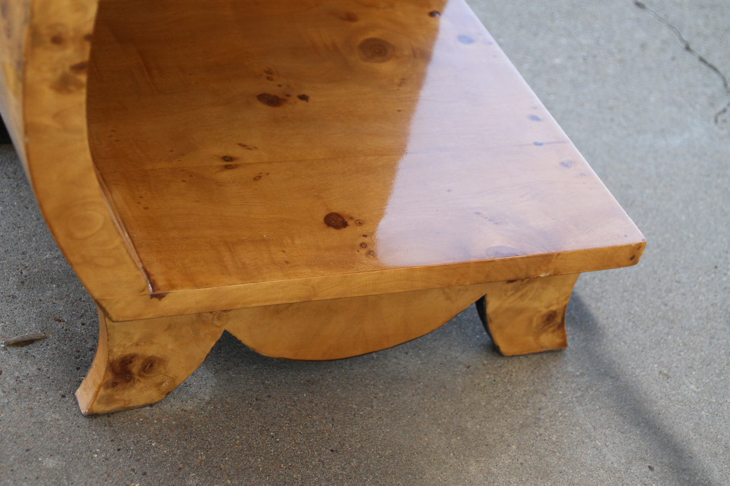 Refined burled veneer nightstands