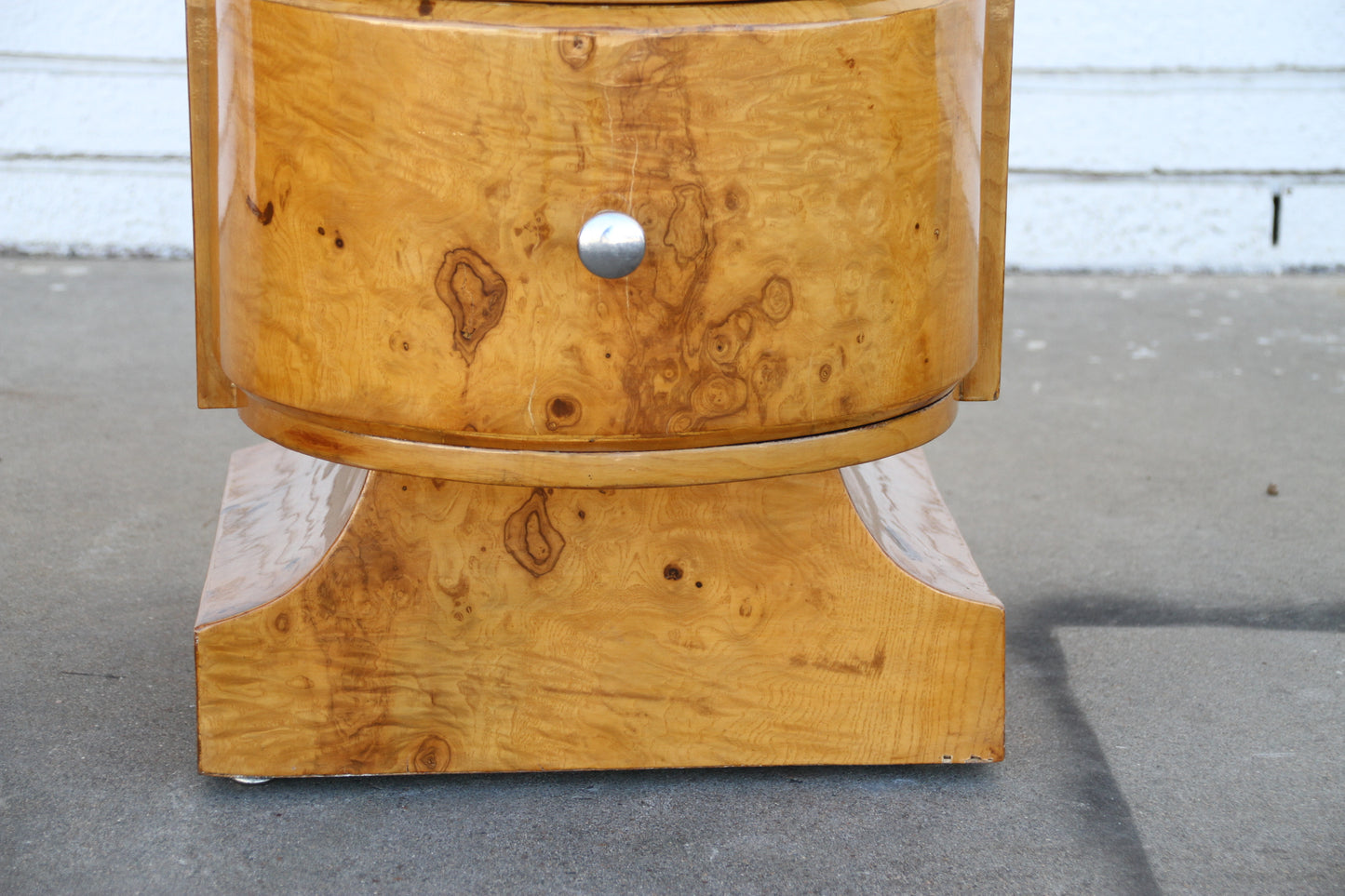 Burled nightstands for classic bedroom decor