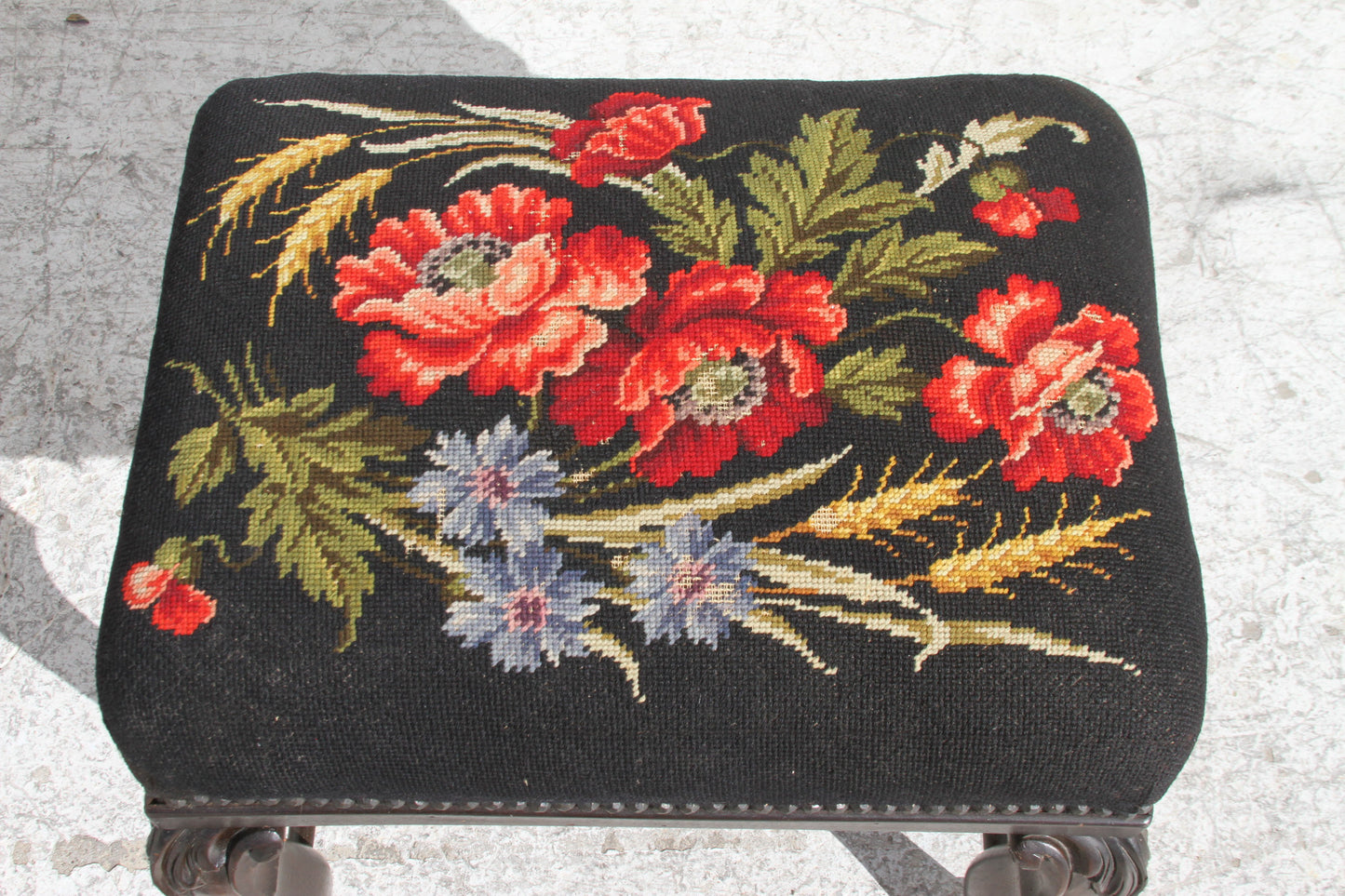 Vintage bench with Gello design