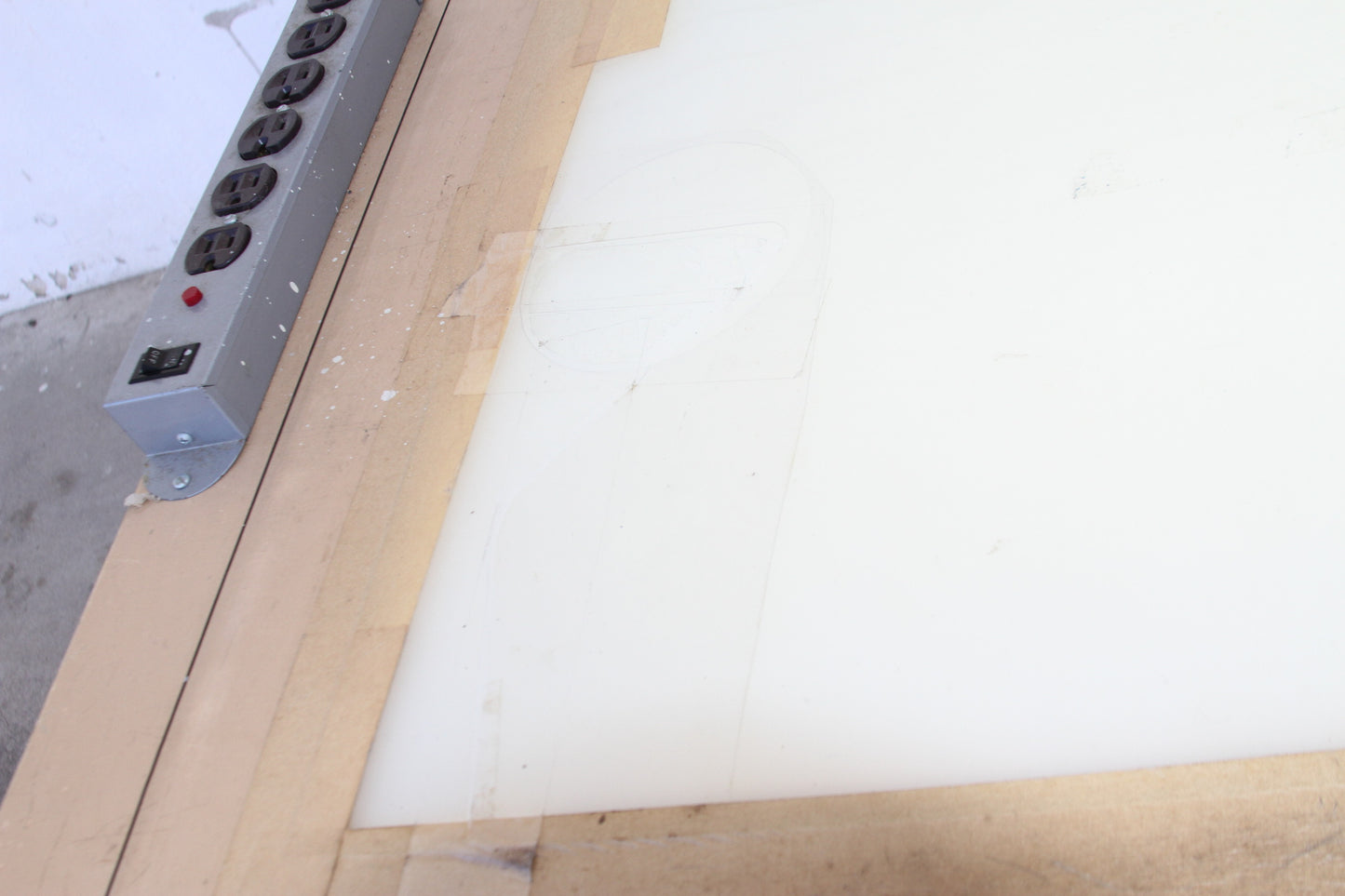 Vintage light tracing table