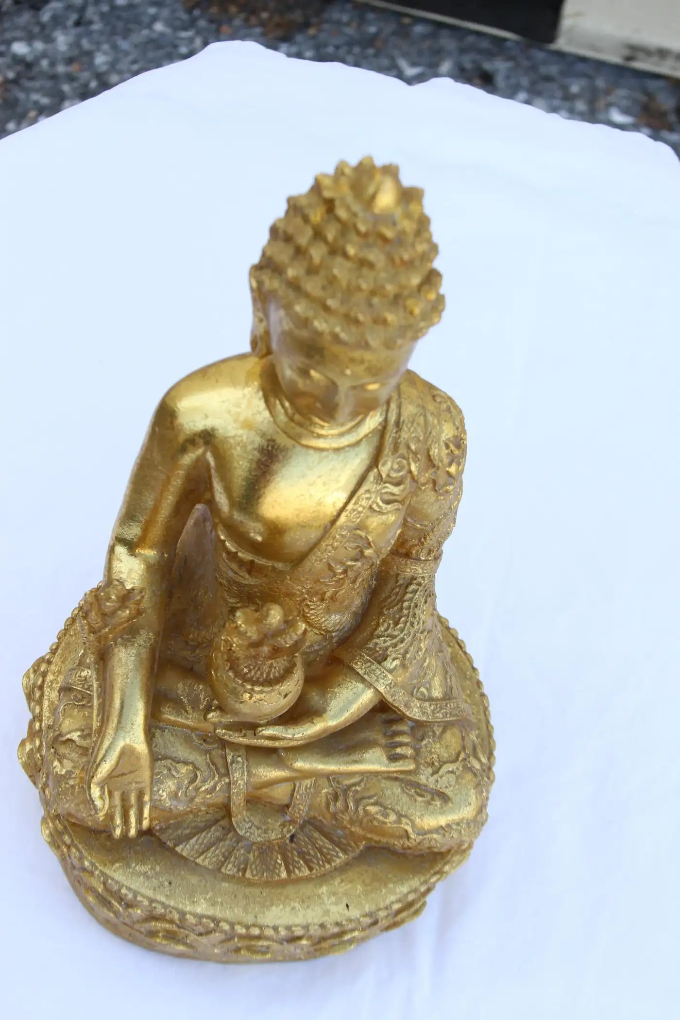 Handcrafted gilt Buddha statue for home altar
