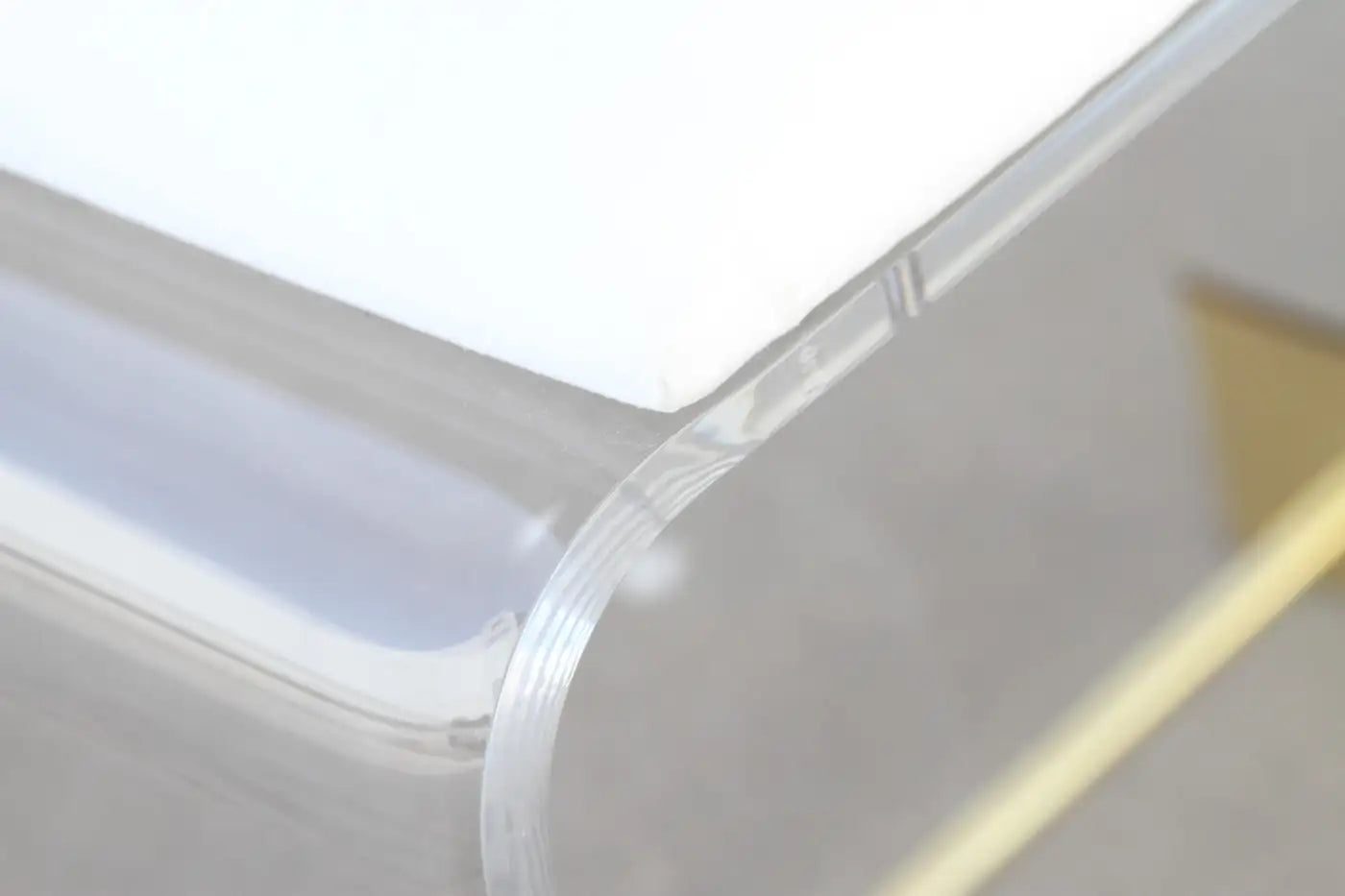 Glam vanity stool with acrylic and brass design