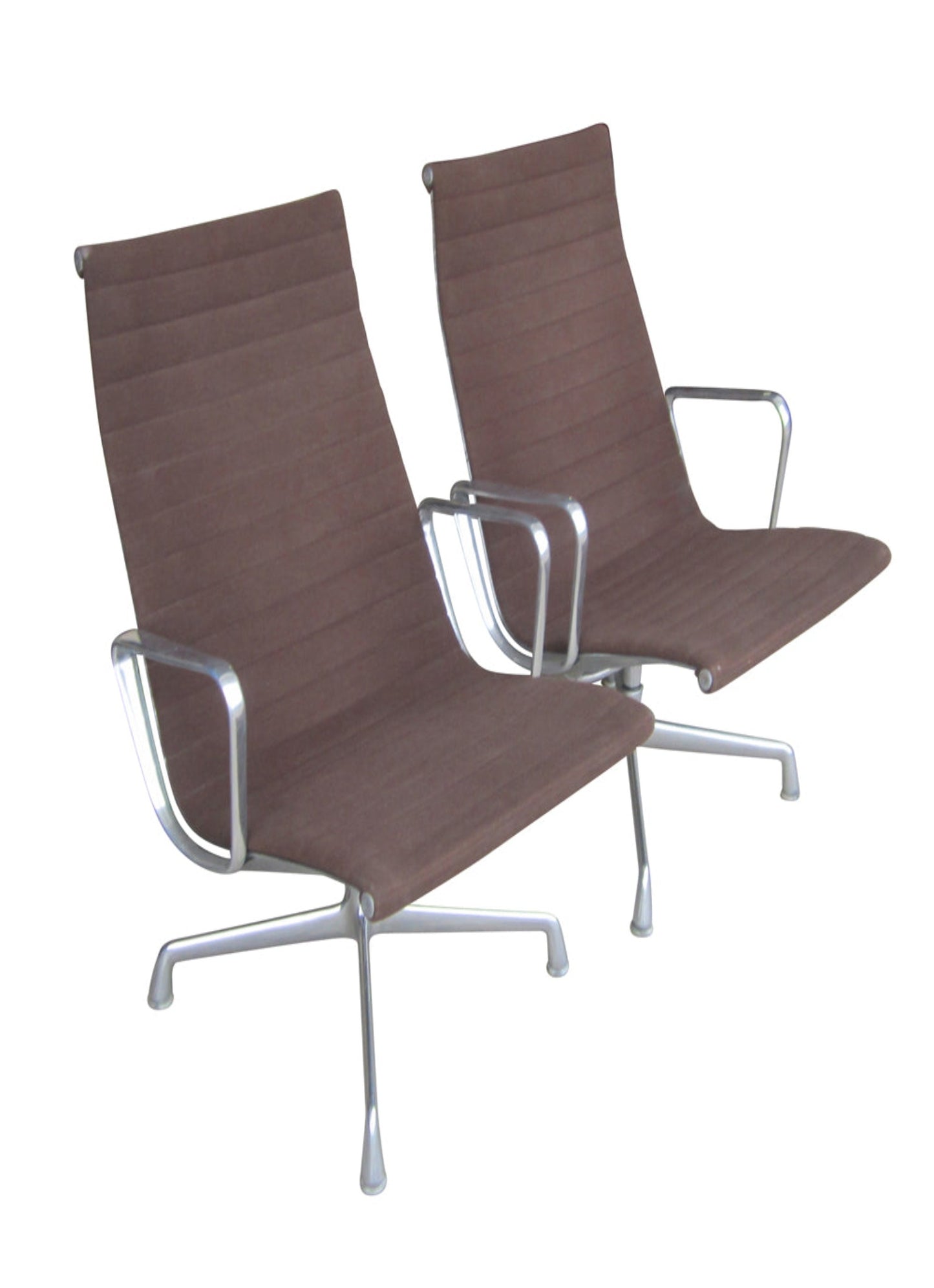 Restored vintage Eames Aluminum Group lounge chair