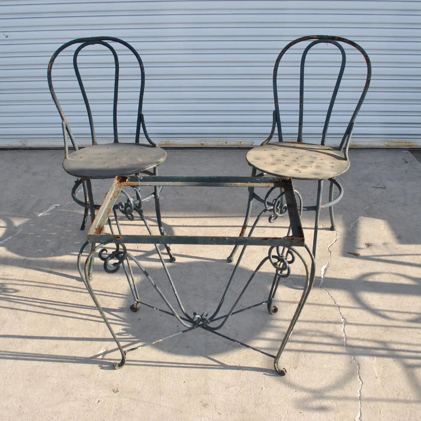 3 Piece Vintage Art Deco Metal Outdoor Patio Set (MR9728)