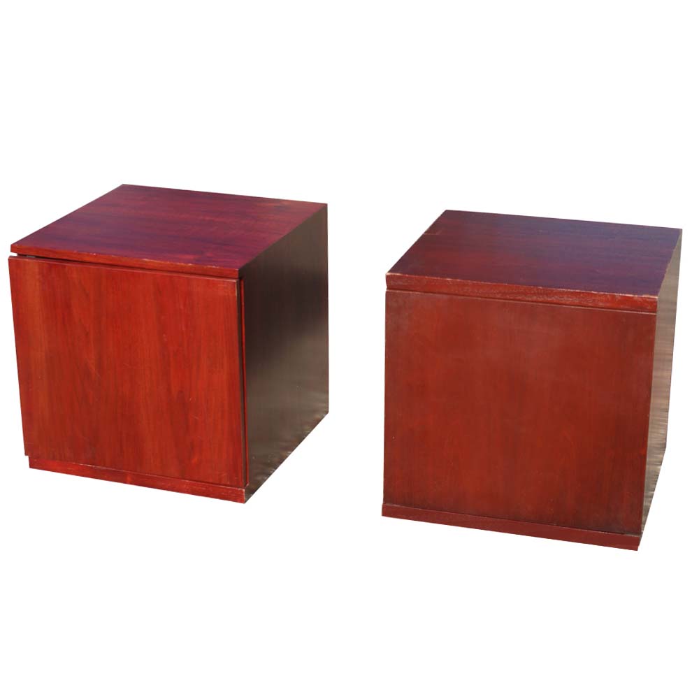 Pair of vintage 19 inch mahogany nightstands end tables
