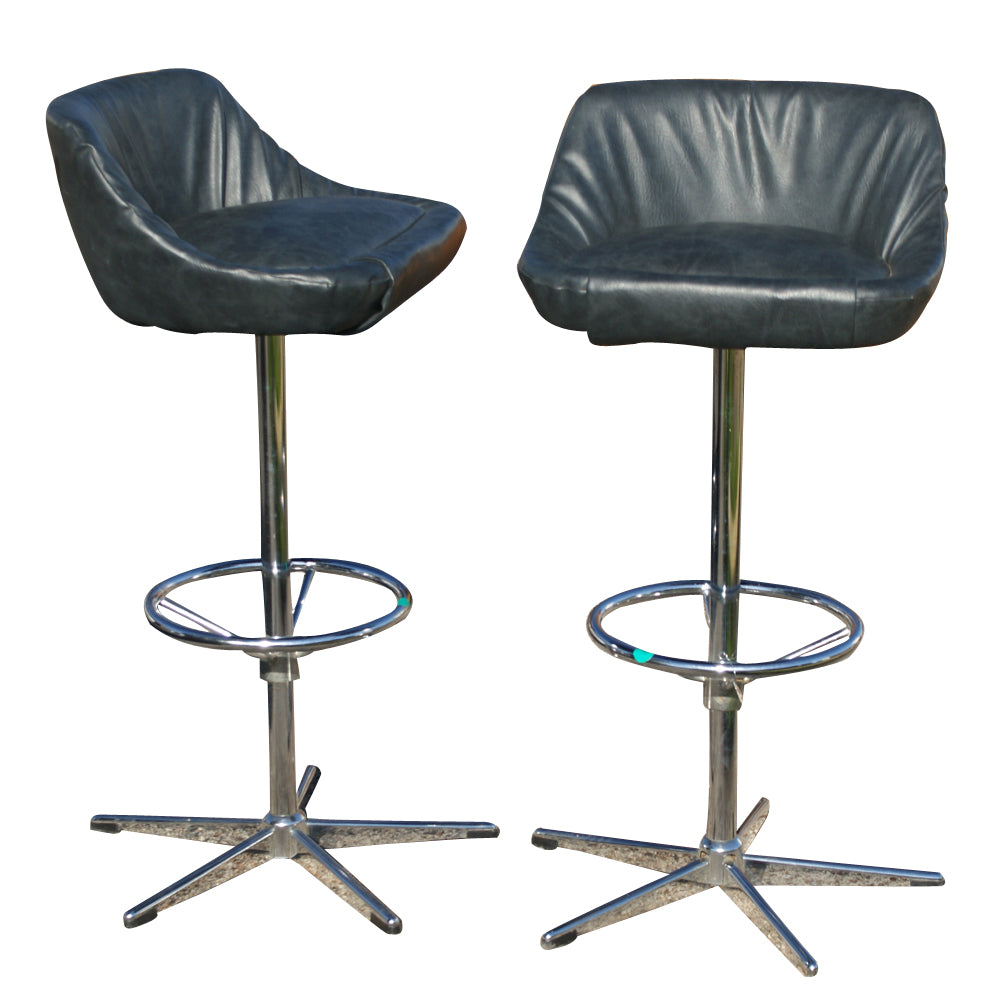 (2) Vintage Bar Counter Stools Arne Jacobsen Style Base (MR10383)