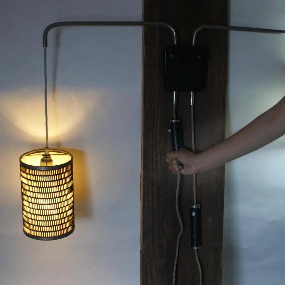 Double Shade Hanging Wall (M8565)