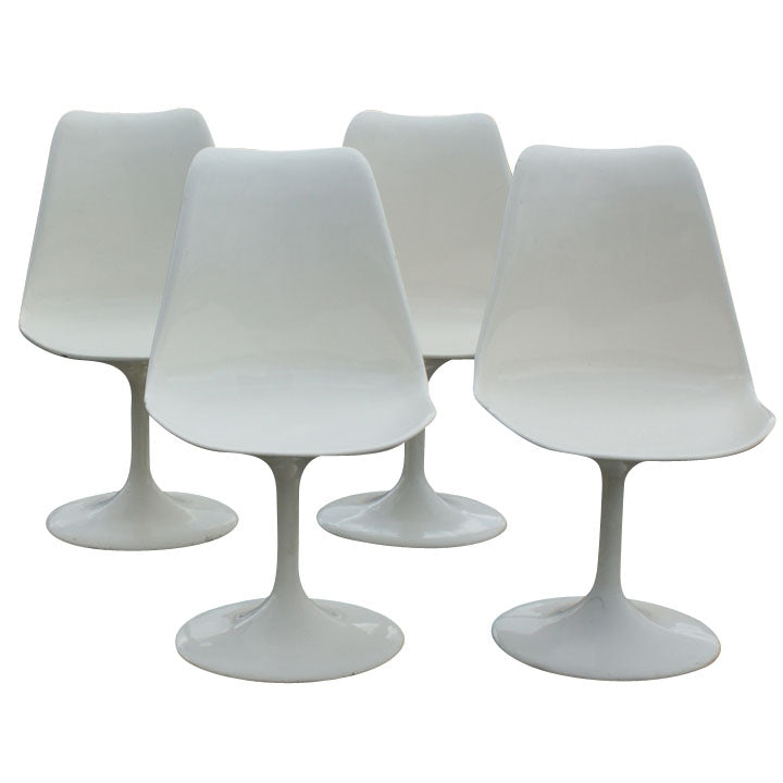 4 Vintage White Eero Saarinen Style Tulip Chairs