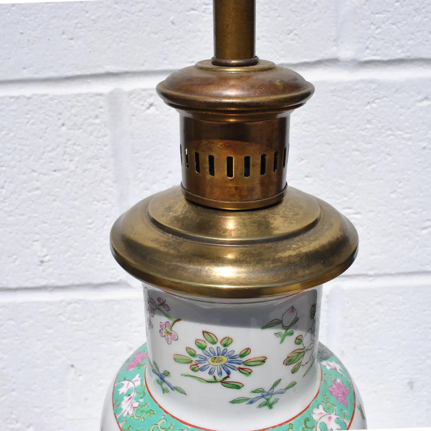 Vintage Frederick Cooper floral porcelain lamp (MR15347)
