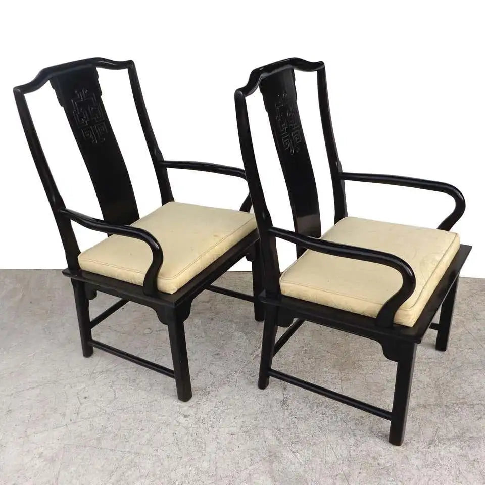 Set of 6 elegant Chin Hua dining chairs with wood frame