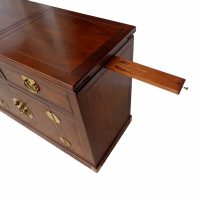 Extendable sideboard cabinet with two leaves
