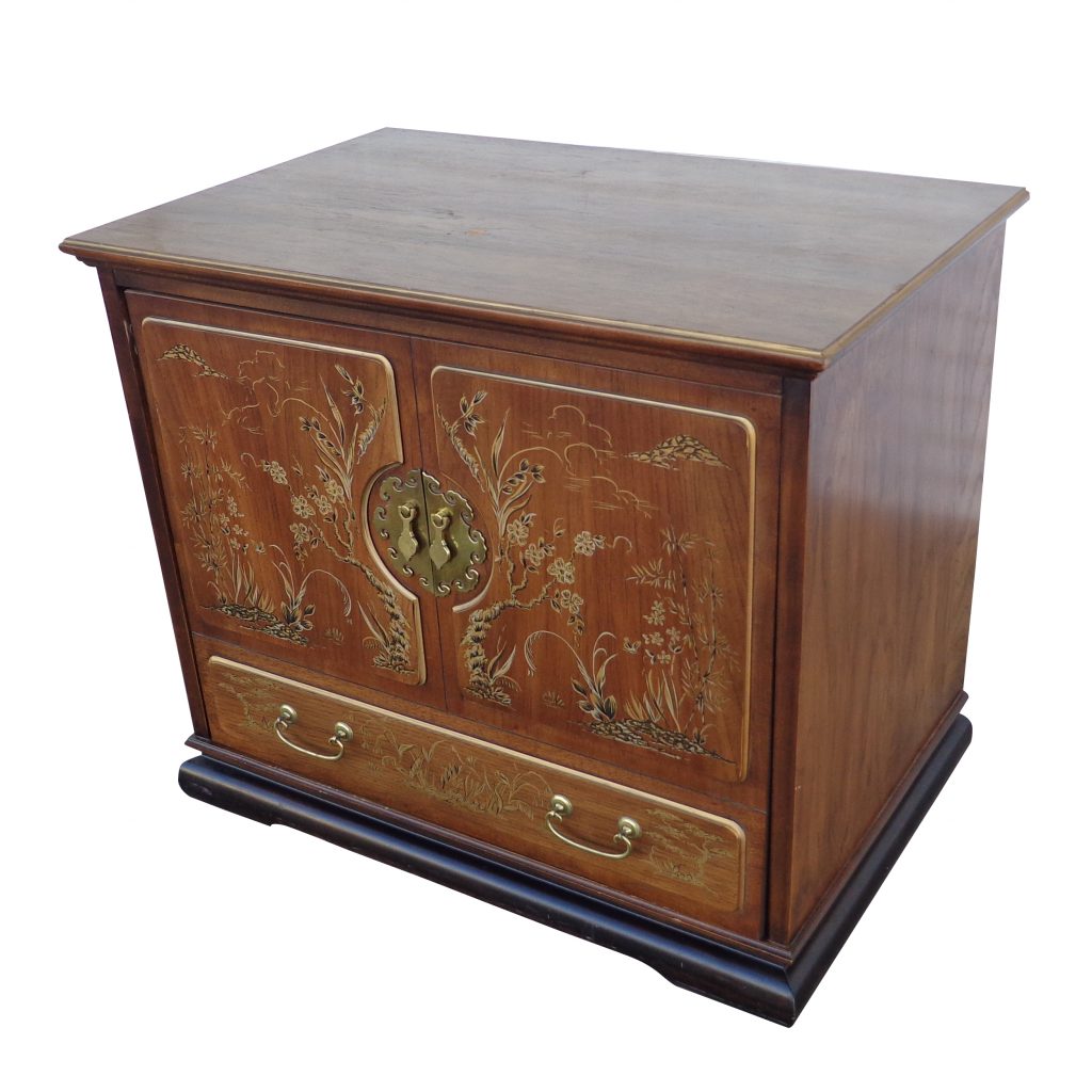 Vintage Wooden TV Stand on Casters With Pull Up Door (MS10390)