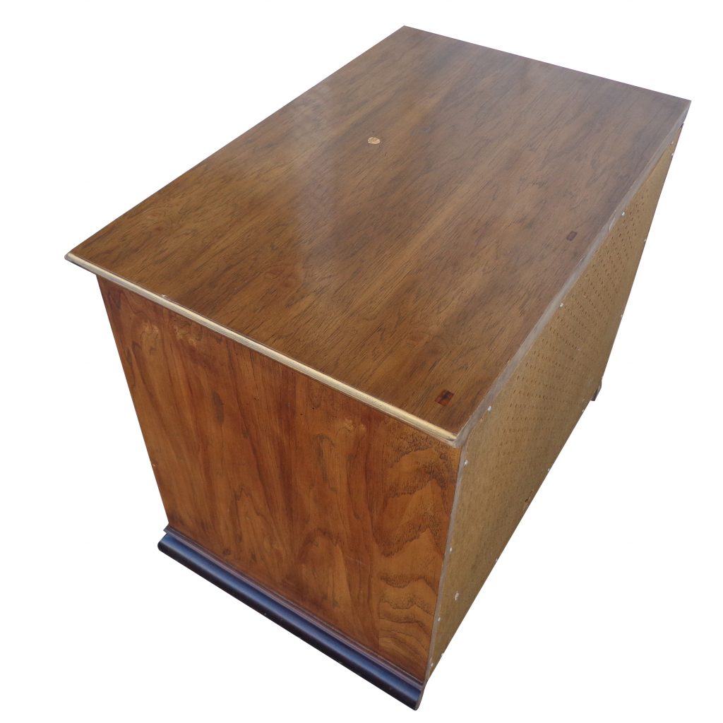 Vintage Wooden TV Stand on Casters With Pull Up Door (MS10390)