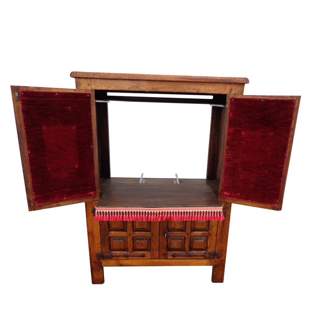 Retro TV stand in wood finish