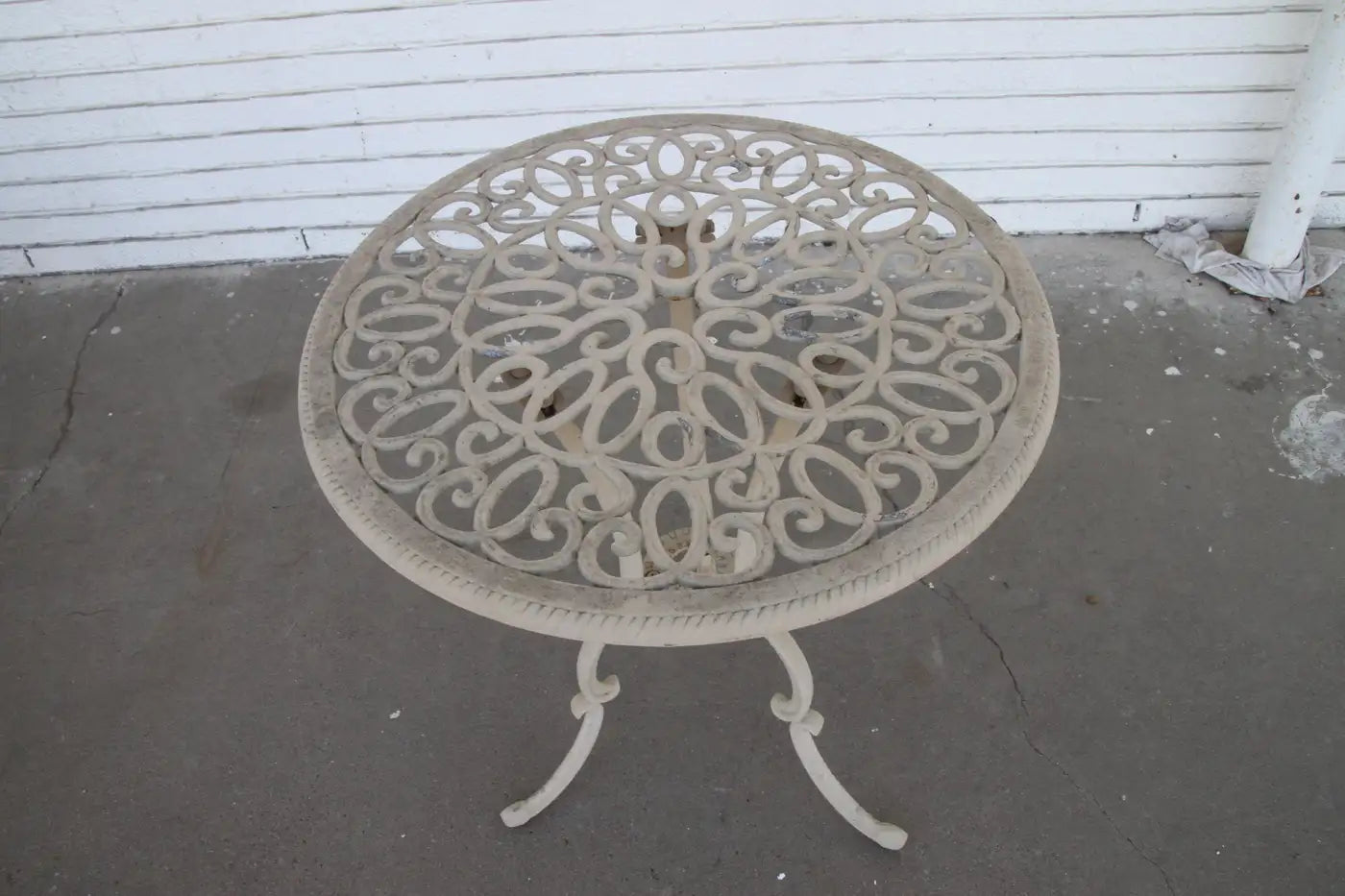 Elegant metal patio bistro furniture set