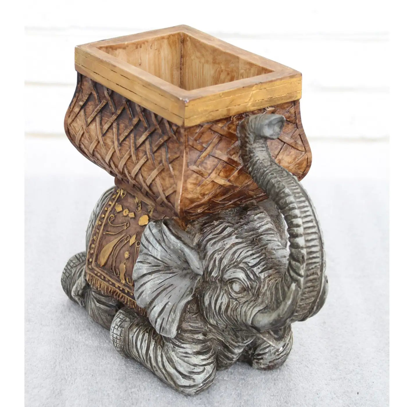 Elephant planter for indoor plants