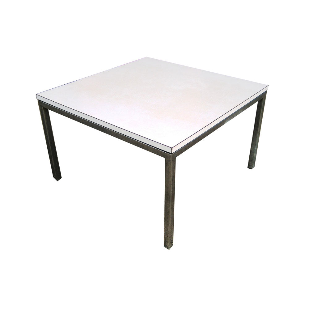 Retro Knoll-inspired side table with minimalist styling