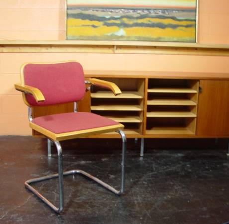 Stylish Pink Breuer Cesca Side Chair, ideal for creating inviting dining areas, reception spaces, or collaborative work environments.