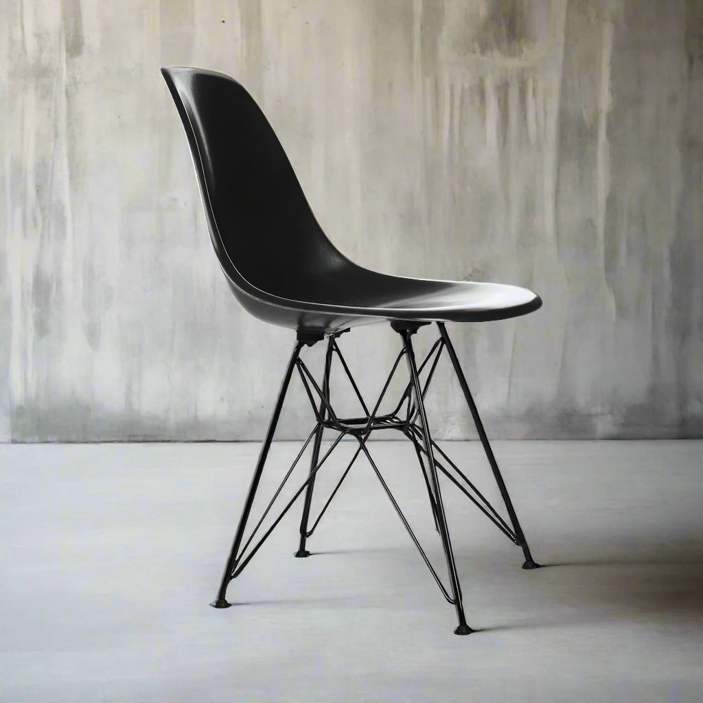 Eames Molded Fiberglass Side Chair - Black