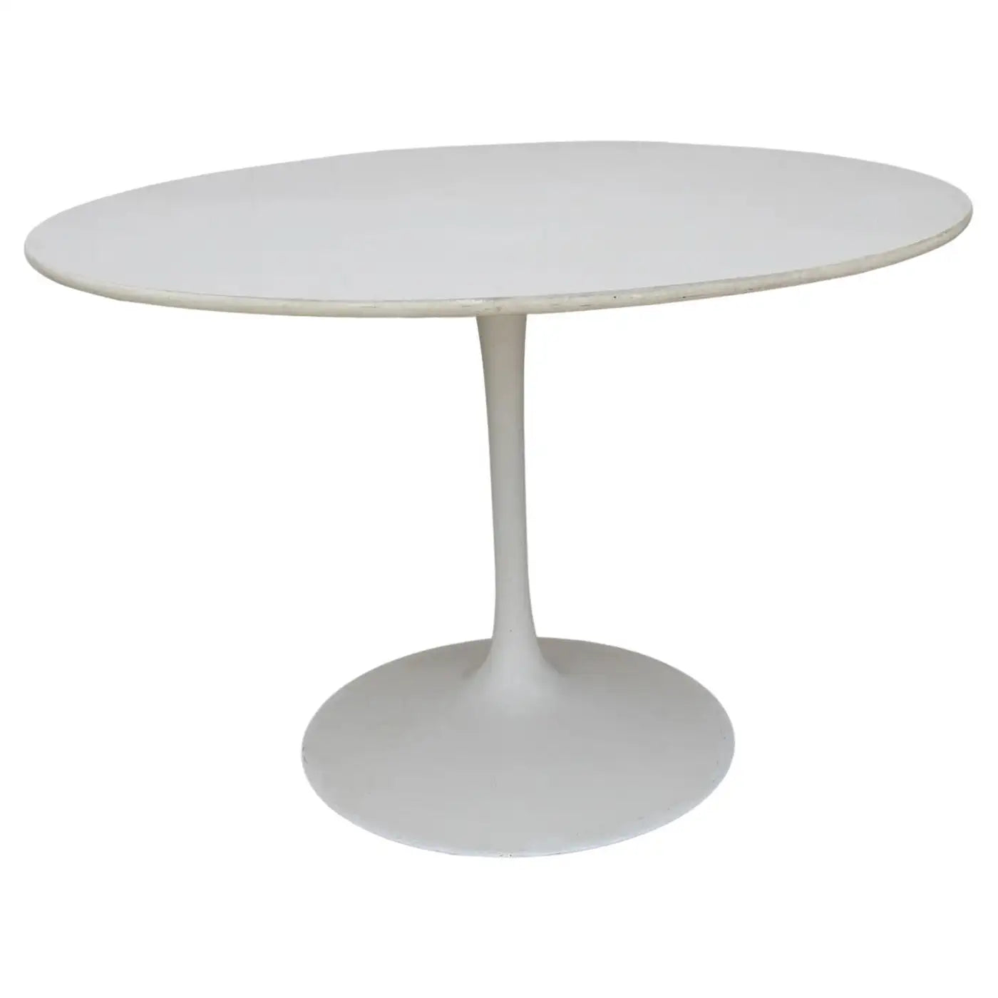 Minimalist Saarinen inspired tulip table