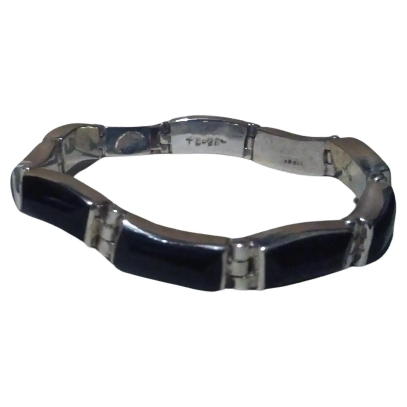 Handcrafted Mexican silver bracelet with onyx