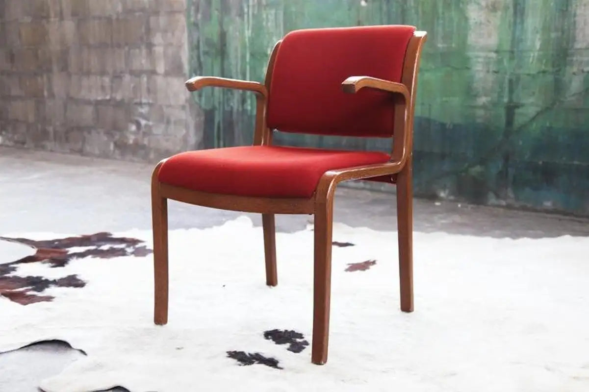 Classic bentwood dining chair by Thonet