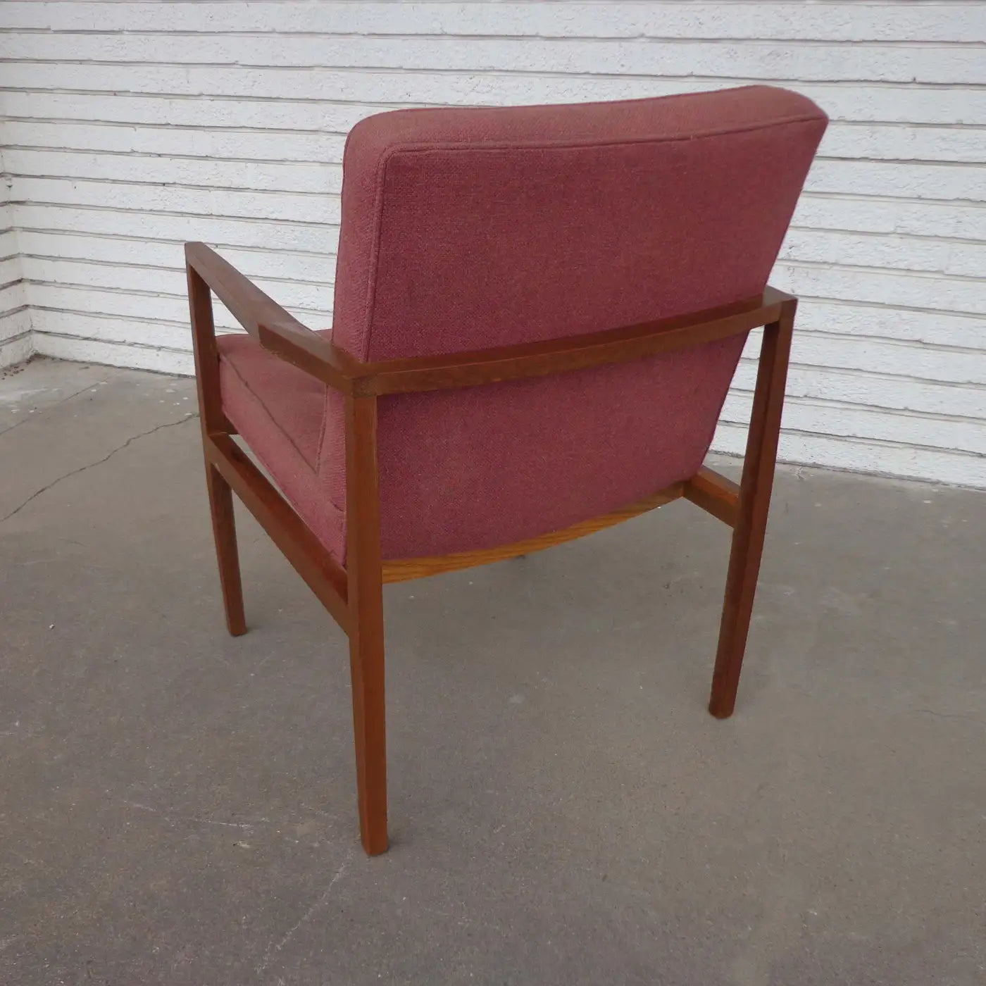Mid-century Knoll armchair with unique design