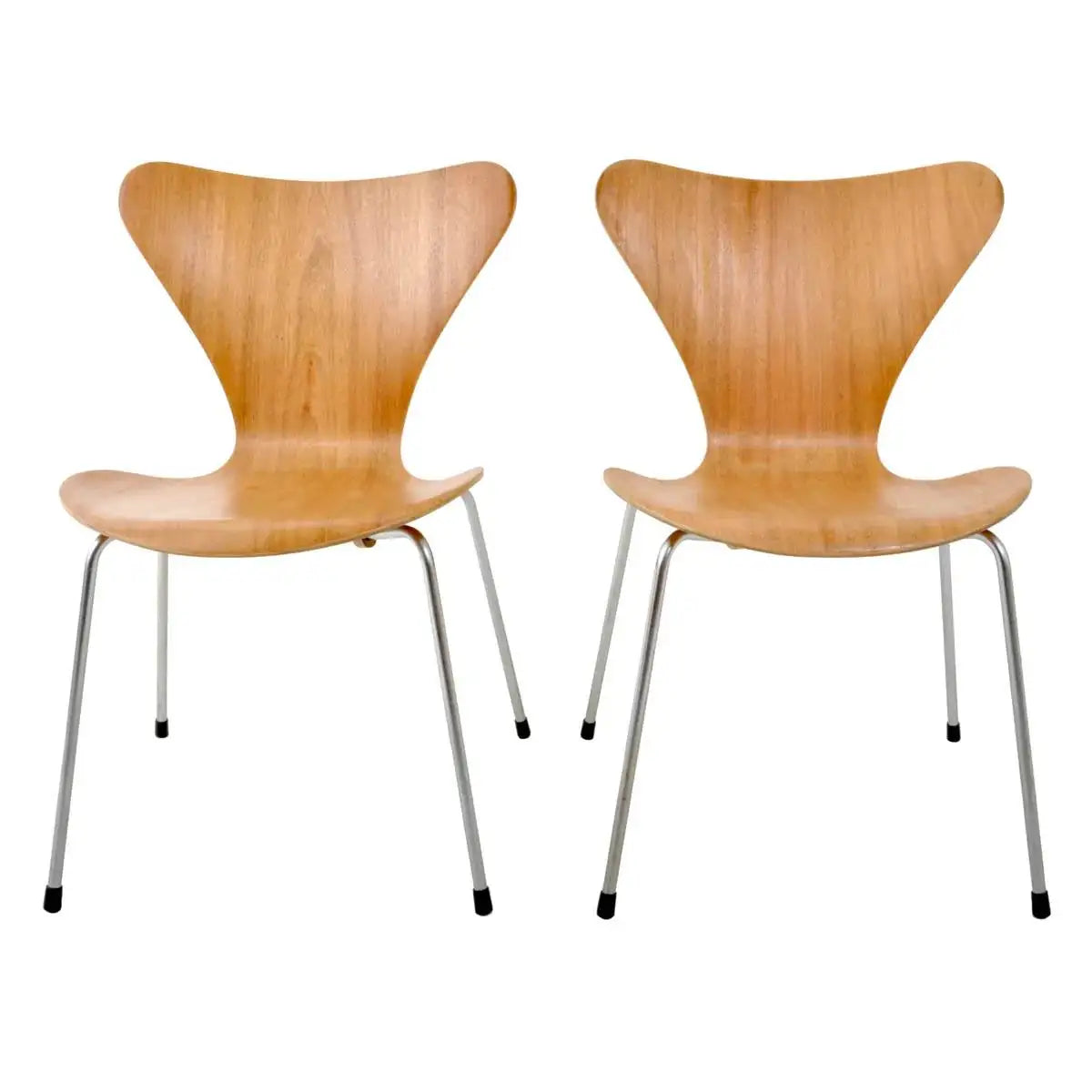 Mid-century modern Series 7 Chair by Arne Jacobsen