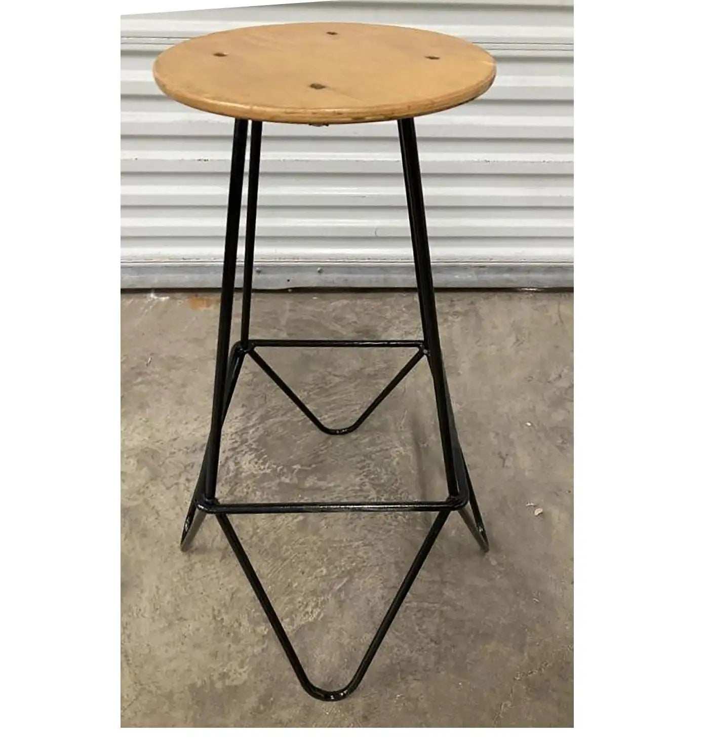 Multiple Weinburg hairpin stools in stock
