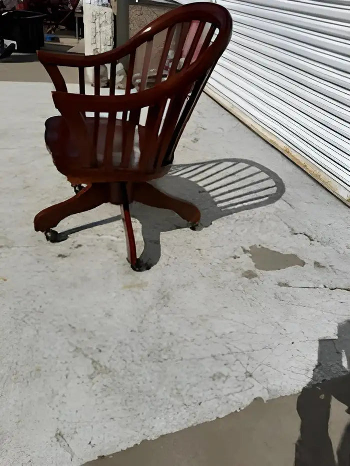 Windsor style swivel adjustable height chair