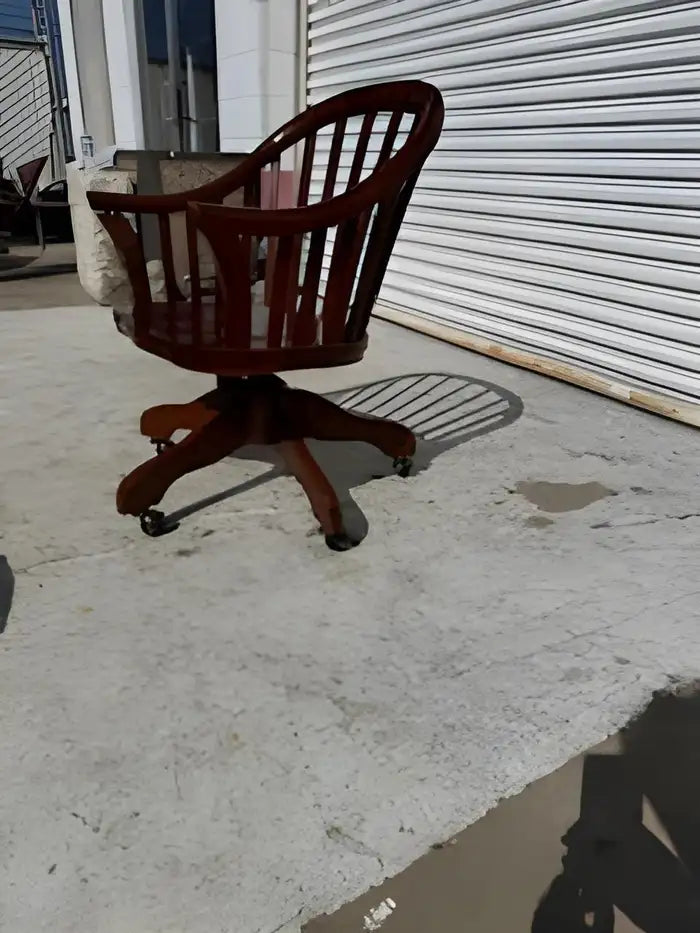 Windsor style swivel adjustable height chair
