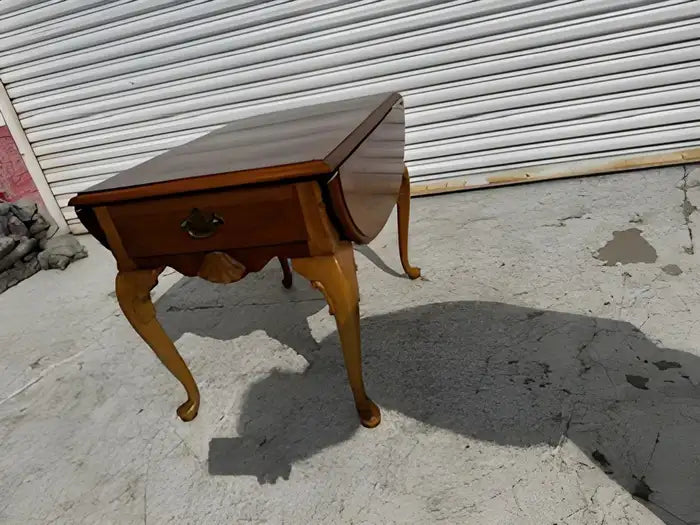 Stanley Georgian style drop leaf side table