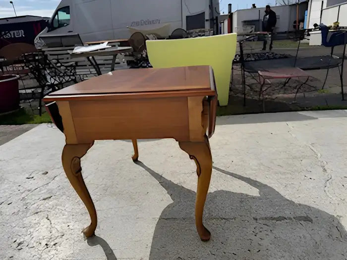 Stanley Georgian style drop leaf side table