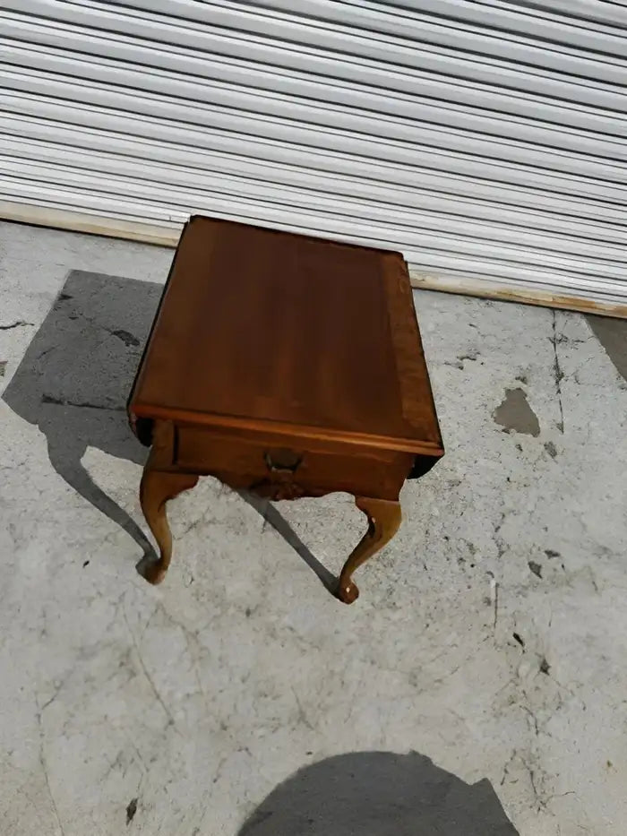 Stanley Georgian style drop leaf side table