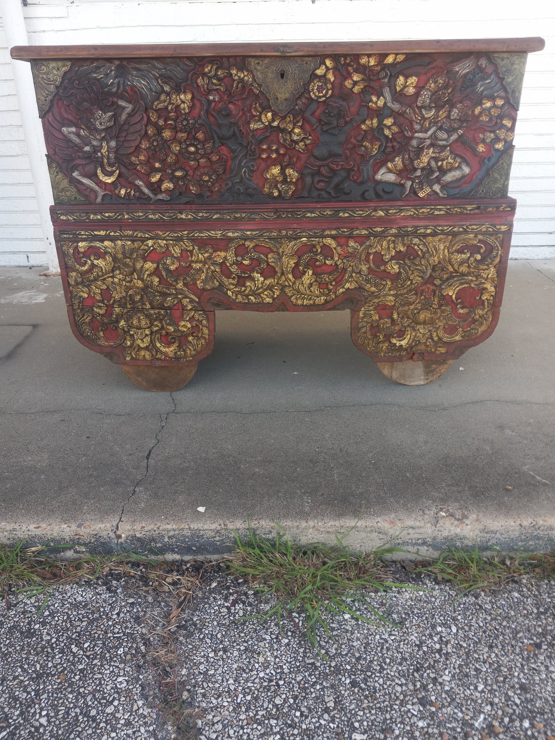 Vintage wedding chest with gold detailing