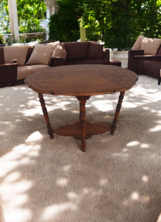 Antique Edwardian walnut side table with elegant design