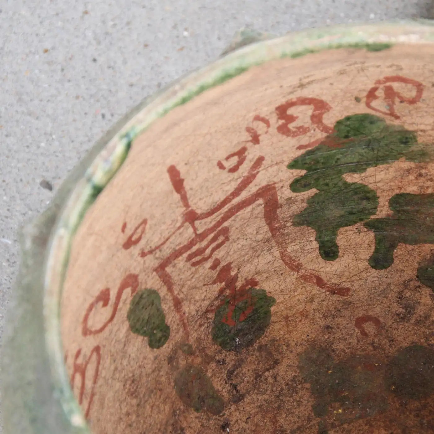 Collectible Yuan Dynasty green-glazed pottery