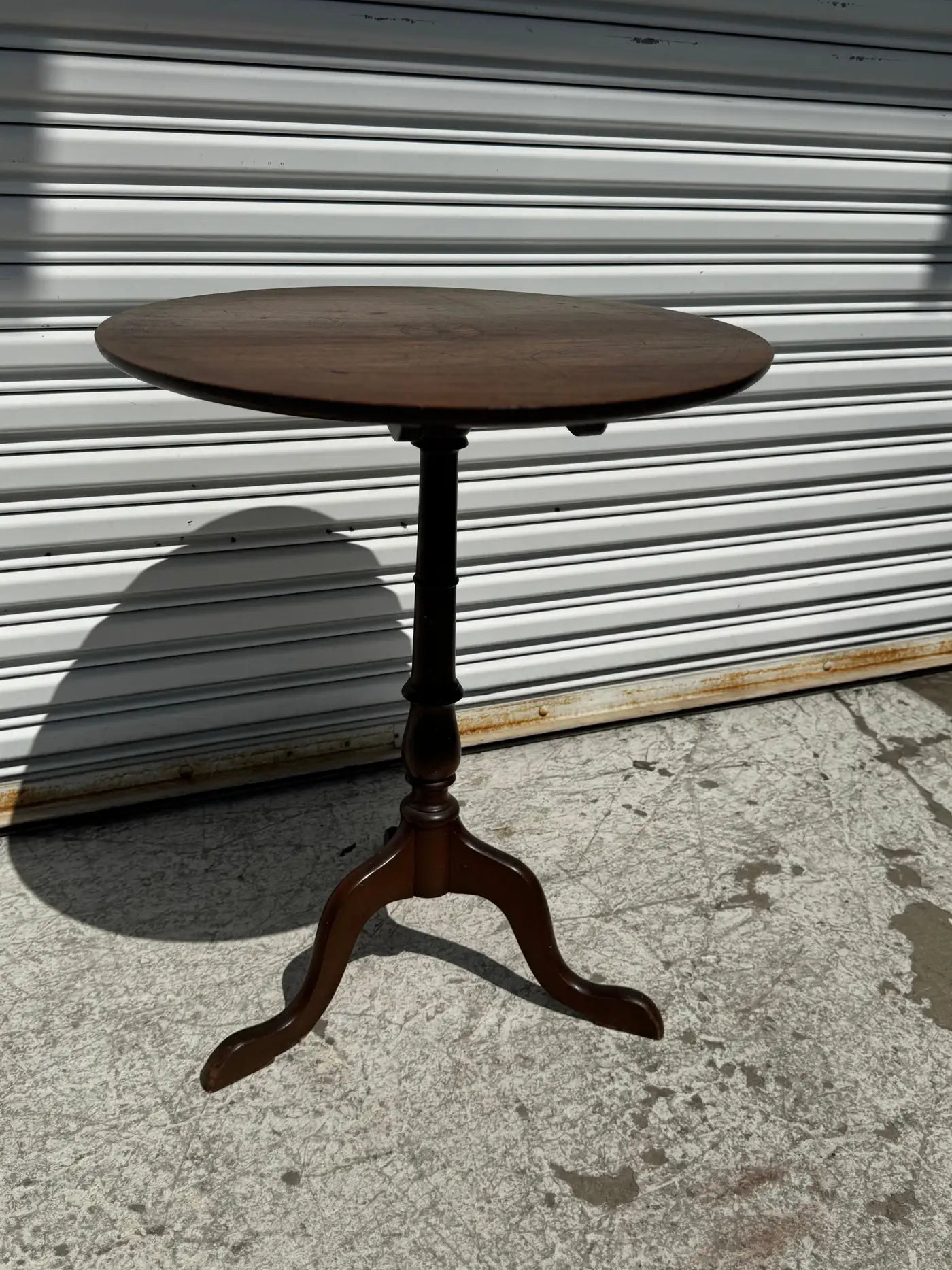 Mahogany Tilt Top Accent Table Vintage Style