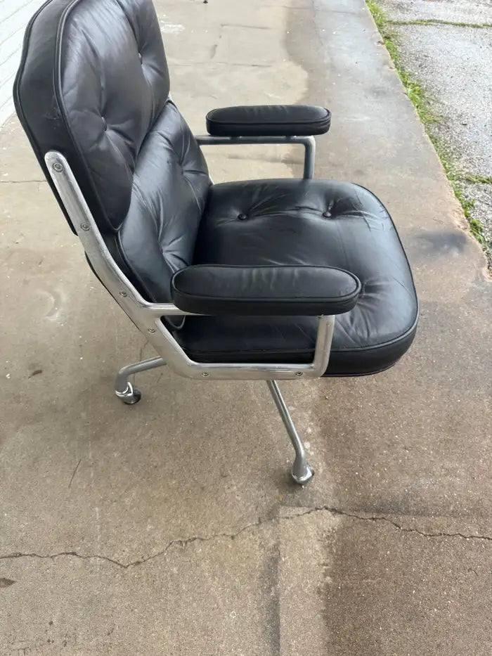 Authentic Herman Miller office chair for modern interiors
