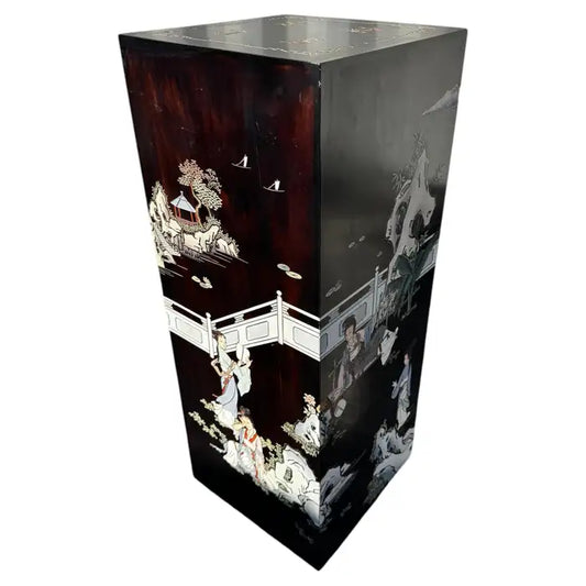 Chinoiserie inlay pedestal accent table