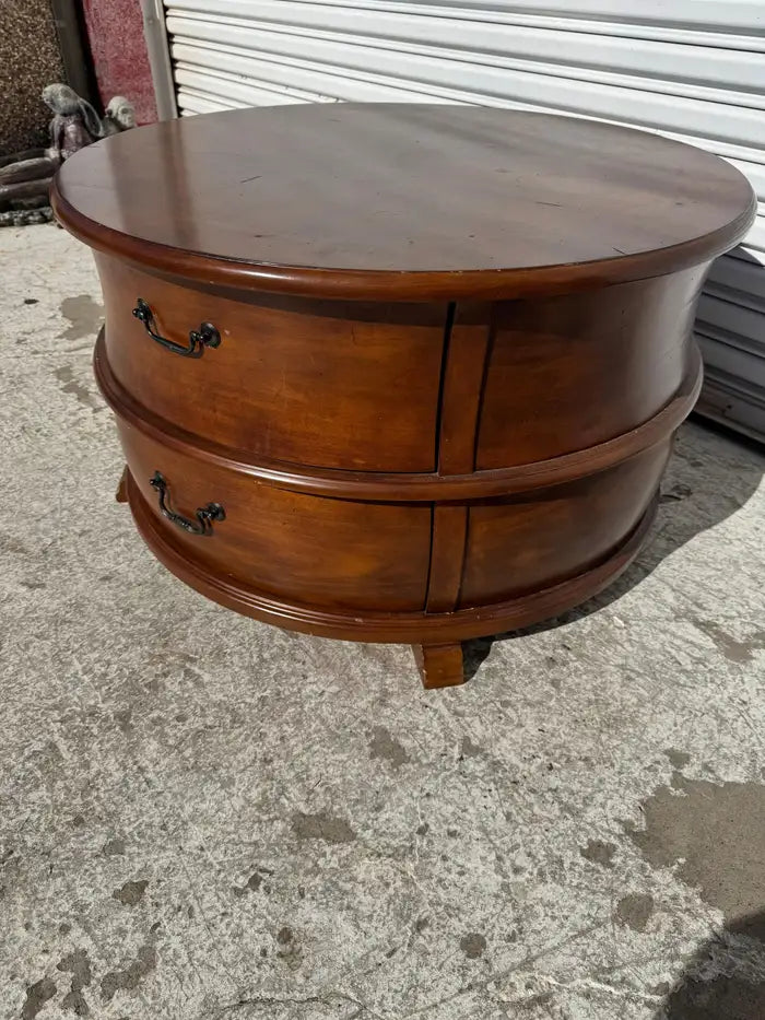 Mahogany wood coffee table with circular design