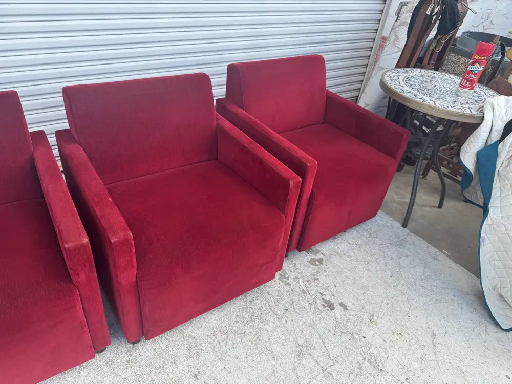 Modern upholstered lounge chairs for home décor